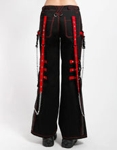 Load image into Gallery viewer, model showing back of pants