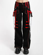 Load image into Gallery viewer, model showing front of pants