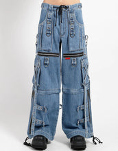 Load image into Gallery viewer, model showing front of pants
