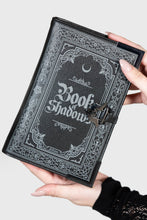 Load image into Gallery viewer, model holding wallet