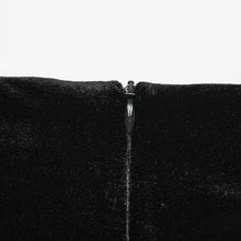 Load image into Gallery viewer, back of skirt on display