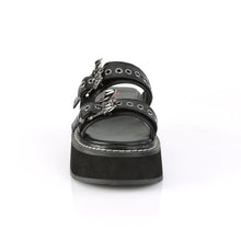 Load image into Gallery viewer, front of shoe on display