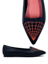 Load image into Gallery viewer, top and side of shoe