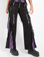 Load image into Gallery viewer, model showing side of pants