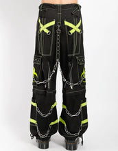 Load image into Gallery viewer, model showing back of pants