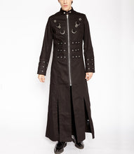 Load image into Gallery viewer, model showing front of coat