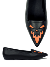 Load image into Gallery viewer, top and side of shoe