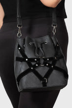 Load image into Gallery viewer, model holding bag