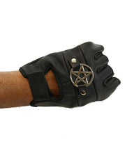 Load image into Gallery viewer, model wearing gloves
