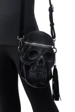 Load image into Gallery viewer, model holding bag