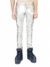 Load image into Gallery viewer, model showing front of pants