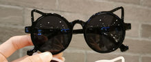 Load image into Gallery viewer, model holding glasses