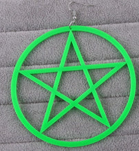 Load image into Gallery viewer, earring on display