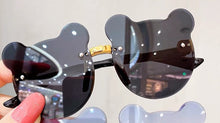 Load image into Gallery viewer, model holding glasses