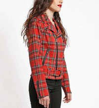Load image into Gallery viewer, model showing side of jacket