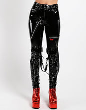 Load image into Gallery viewer, model showing front of pants