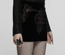 Load image into Gallery viewer, model showing side of skirt