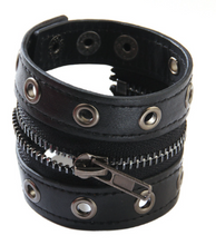 Load image into Gallery viewer, bracelet on display