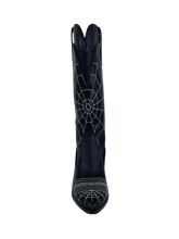 Load image into Gallery viewer, front of shoe on display