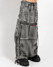 Load image into Gallery viewer, model showing side of pants

