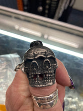 Load image into Gallery viewer, Double Skull Ring
