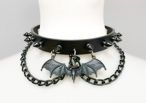 Black leather collar with 1/2