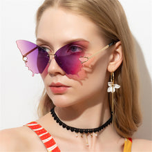 Load image into Gallery viewer, model wearing glasses
