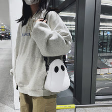 Load image into Gallery viewer, model wearing bag on shoulder
