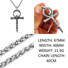 Load image into Gallery viewer, model holding necklace
